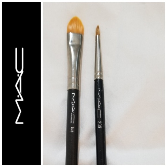 MAC Cosmetics Other - !M.A.C.EYE BRUSH COMBO 195 AND 209.